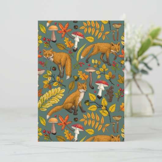 Herbstfüchse auf Kieferngrün (Stehend Vorderseite)