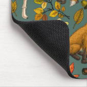 Herbstfüchse auf Kieferngrün Mousepad (Ecke)