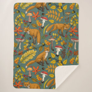 Herbstfüchse auf Kieferngrün Sherpadecke