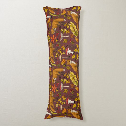 Herbstfüchse auf Schokoladenbraun Seitenschläferkissen (Vorderseite Vertikal)