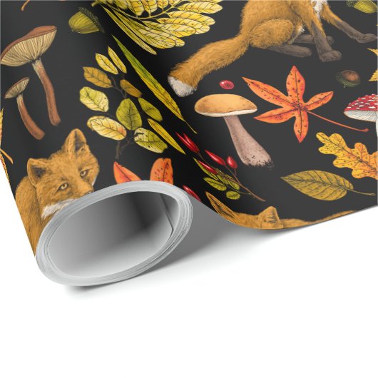 Herbstfüchse auf schwarz geschenkpapier (Rolleneckpunkt)