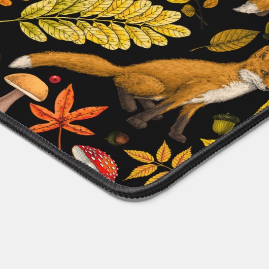 Herbstfüchse auf schwarz schreibtischunterlage (Ecke)