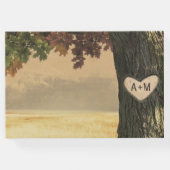 Herbstgemeißelte Eichenbäume Rustikale Waldhochzei Gästebuch (Rückseite)