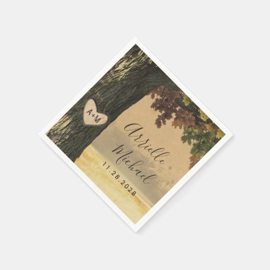 Herbstgemeißelte Eichenbäume Rustikale Waldhochzei Serviette (Ecke)