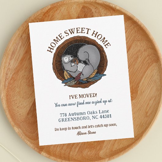 Herbstgemütliches Eichhörnchen, neue Adresse Ankündigung