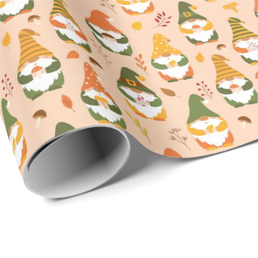 Herbstgnomen im Waldmuster Geschenkpapier (Rolleneckpunkt)