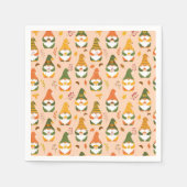 Herbstgnomen im Waldmuster Serviette (Vorderseite)