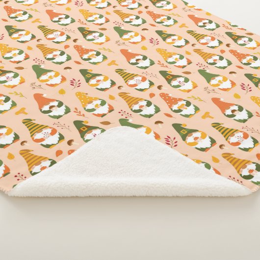 Herbstgnomen im Waldmuster Sherpadecke (3/4)