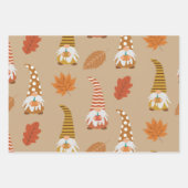Herbstgome mit Herbstlauben auf Braun Geschenkpapier Set (Vorderseite 3)