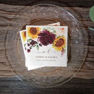 Herbsthochzeit Sonnenblumen Rosen Burgunder Wein Serviette