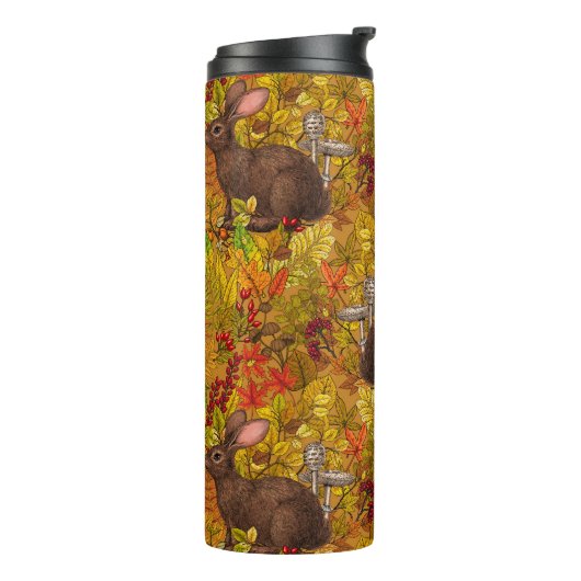Herbstkaninchen auf Ocker Thermosbecher (Nach links gedreht)