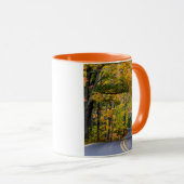Herbstkanopie der Farbe auf der Autobahn 41 Tasse (VorderseiteRechts)