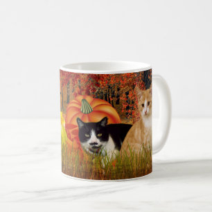 Herbstkatzen im Kürbisfeld / Herbststil Kaffeetasse