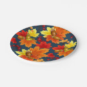 Herbstkerzen und Blätter aus Eiche Pappteller (Schrägansicht)