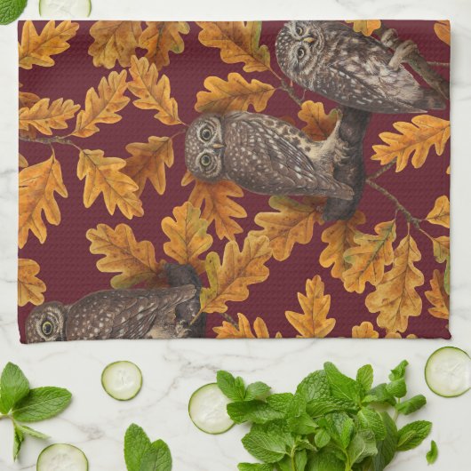 Herbstkeule auf dunkelrot geschirrtuch (Gefaltet)