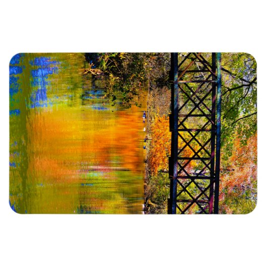 Herbstkulisse mit hölzerner Fußgängerbrücke Magnet (Horizontal)