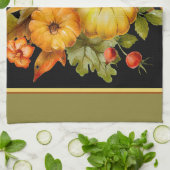 Herbstkürbis und Blätter aus Eiche Geschirrtuch (Gefaltet)
