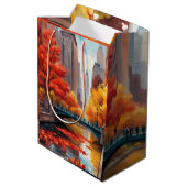 Herbstlandschaft-Geschenktasche Mittlere Geschenktüte (Rückseite Schrägansicht)