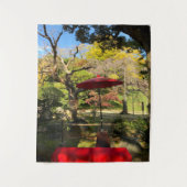 Herbstlandschaft im japanischen Garten Wandteppich (Vorderseite)