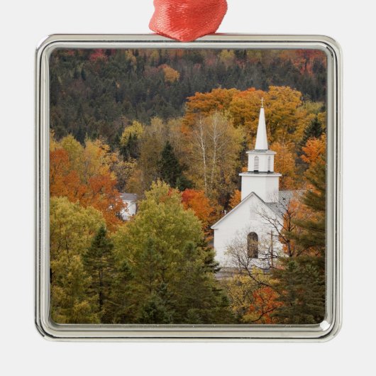 Herbstlandschaft mit Kirche, Vermont, USA Ornament Aus Metall (Vorne)