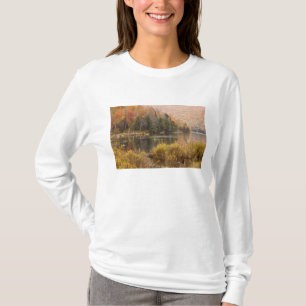 Herbstlandschaft mit See, Vermont, USA 3 T-Shirt