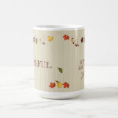 Herbstlaub auf der Wäscheleine Kaffeetasse (Mittel)