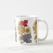 Herbstlaub auf einer Tasse
