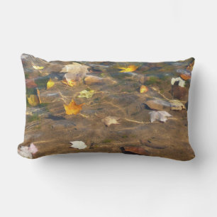 Herbstlaub im Teichwasser Naturfotografie Lendenkissen