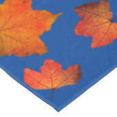 Herbstlaub-orange Ahorn-Baum-blaues Tischdecke (Schrägansicht)
