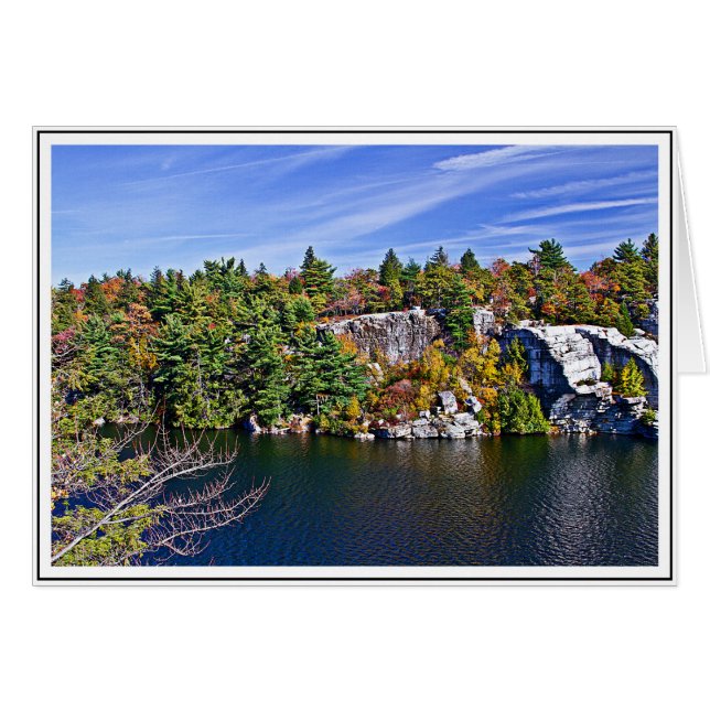 Herbstlaub um See Minnewaska (Vorderseite (Horizontal))
