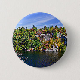 Herbstlaub um See Minnewaska Button