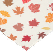 Herbstlaub von Autumn Vibes Tischdecke (Schrägansicht)