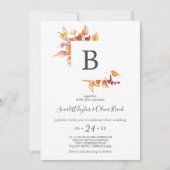 Herbstlaub | White & Burgundy Monogram Wedding Einladung (Vorderseite)