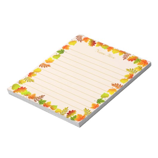 Herbstlaube auf hellbeige Liner Notizblock (Rotiert)