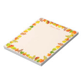 Herbstlaube auf hellbeige notizblock (Rotiert)