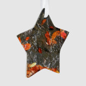 Herbstlaube im Wasserfall I Herbstfotografie Ornament (Vorderseite)