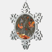 Herbstlaube im Wasserfall I Herbstfotografie Schneeflocken Zinn-Ornament (Rechts)