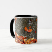 Herbstlaube im Wasserfall I Herbstfotografie Tasse (Vorderseite Links)