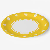 Herbstlaube in gelben Papierplatten Pappteller (Schrägansicht)