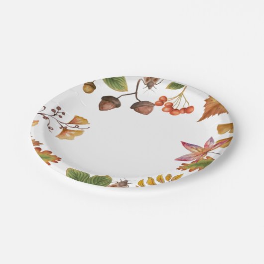 Herbstlaube mit Nuss und Ahorn Blätter Herbst Pappteller (Schrägansicht)