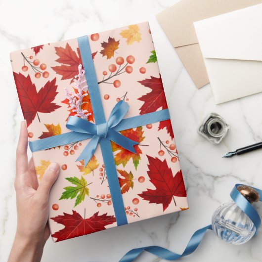 Herbstleaves & Berries Muster Erntedank Geschenke Geschenkpapier (Schenken)