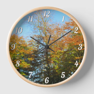 Herbstleaves & Blauer Himmel - Custom Round Wall Uhr