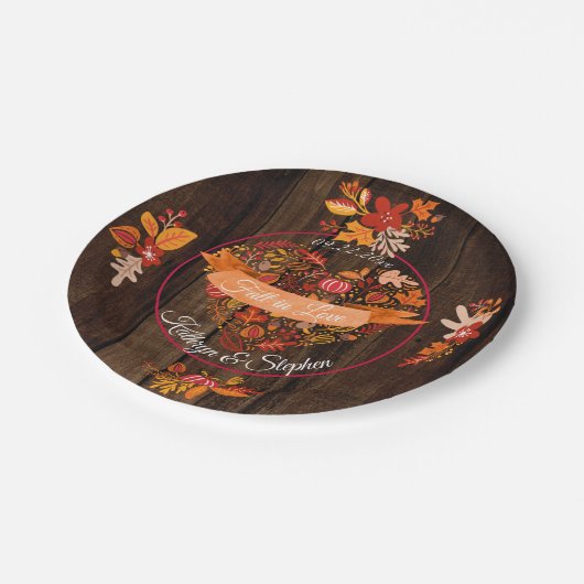 Herbstliche Blätter Kürbis Holzfall in Lieben Pappteller (Schrägansicht)