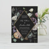 Herbstliche dunkle Moody Lila Blumengestelle Einladung (Stehend Vorderseite)