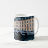 Herbstliche Flussufer-Europastadt-Illustrationskun Kaffeetasse (VorderseiteRechts)