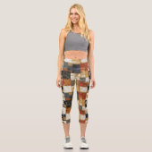 Herbstliche Harmonie: Warmes Patchwork-Blumenmuste Capri Leggings (Vorderseite)