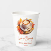 Herbstliche Liebe ist das Break Coffee Brautparty Pappbecher (Rückseite)