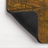 Herbstliche Spiegelungen auf dem Teich. Mousepad (Ecke)