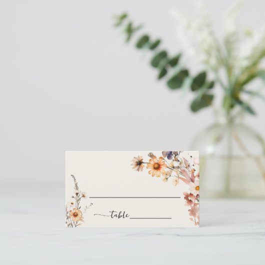 Herbstliche Wildblumen Boho Wedding Gast Name Platzkarte (Stehend Vorderseite)