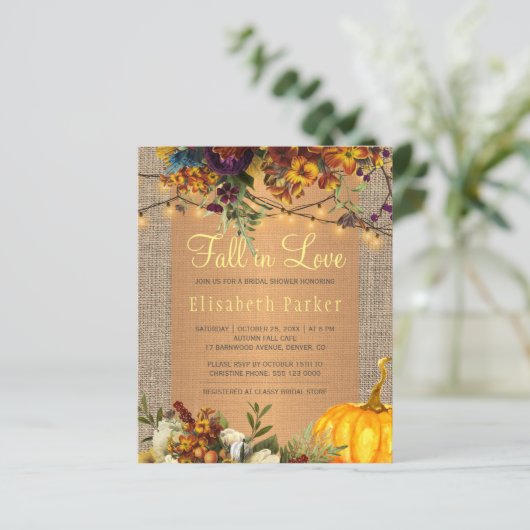 Herbstlicher Rückgang des Blumenhaushalts-Brautpar (Stehend Vorderseite)